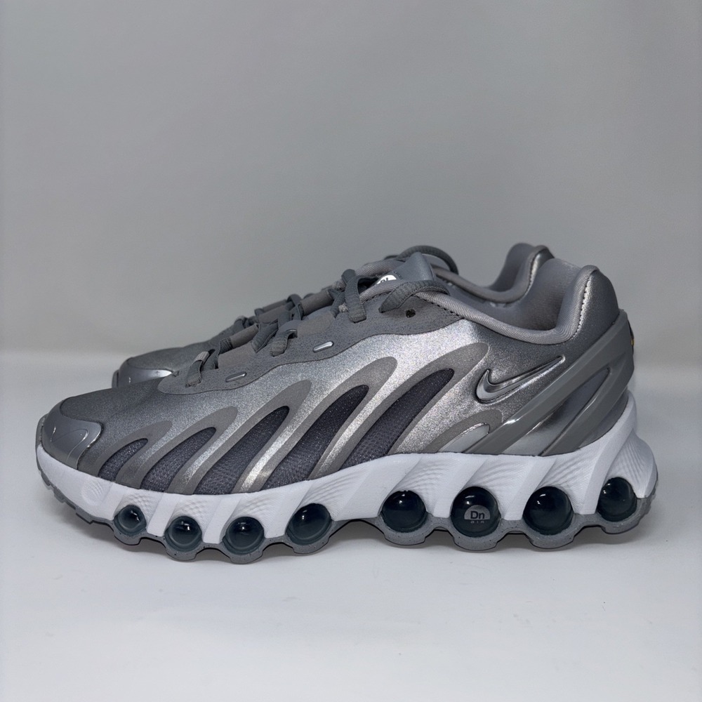 Nike Air Max DN Silver/Gray Low Top Lace Up Athletic Sneakers, Women's Sz6